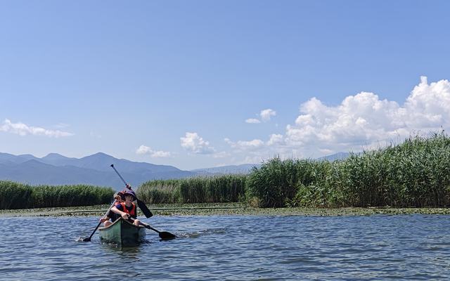 Canoe pe acumularea Bradu